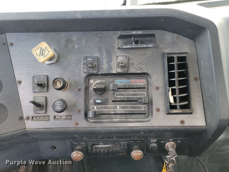 image for item DP5677 1992 White GMC  WG crane truck