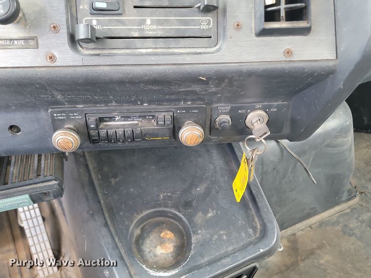 image for item DP5677 1992 White GMC  WG crane truck