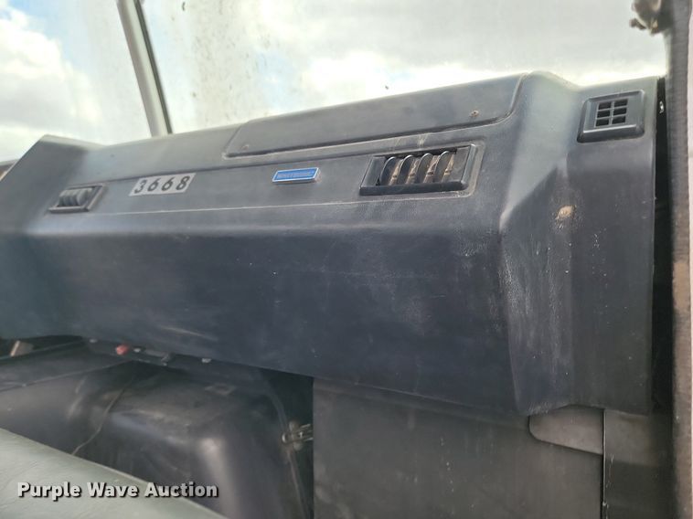 image for item DP5677 1992 White GMC  WG crane truck