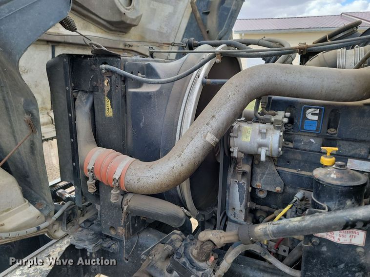 image for item DP5677 1992 White GMC  WG crane truck