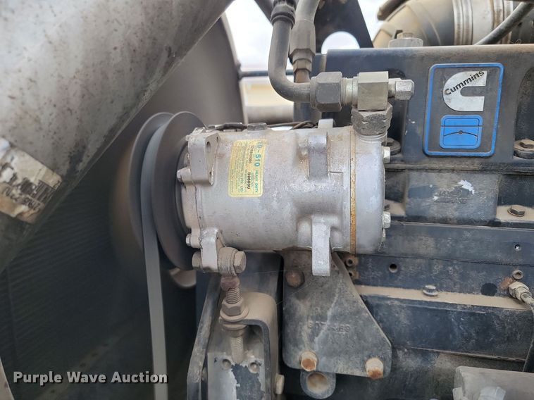 image for item DP5677 1992 White GMC  WG crane truck