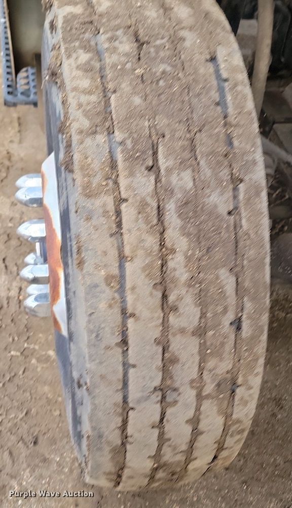 image for item DP5677 1992 White GMC  WG crane truck