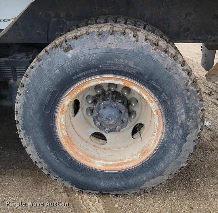 image for item DP5677 1992 White GMC  WG crane truck