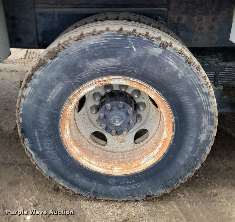 image for item DP5677 1992 White GMC  WG crane truck