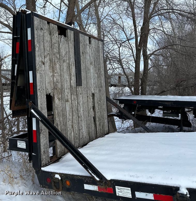 image for item DQ0621 2007 Towmaster T50 equipment trailer