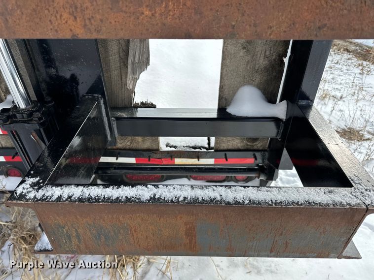 image for item DQ0621 2007 Towmaster T50 equipment trailer