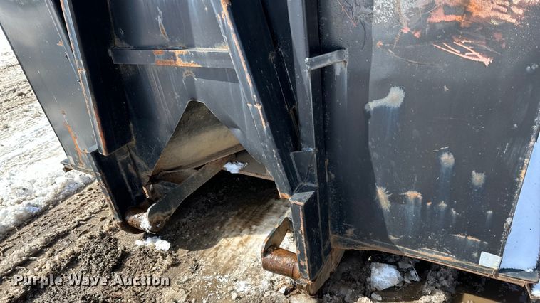 image for item DQ0622 K&H Welding roll-off dumpster