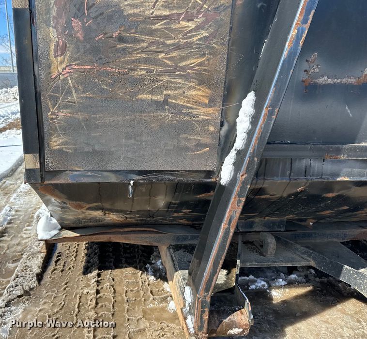 image for item DQ0627 K&H Welding roll-off dumpster