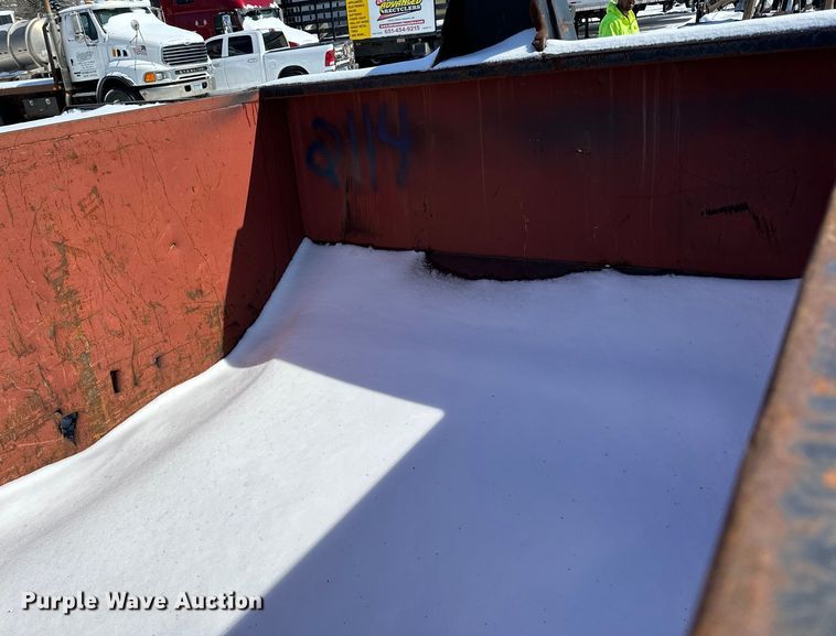 image for item DQ0627 K&H Welding roll-off dumpster