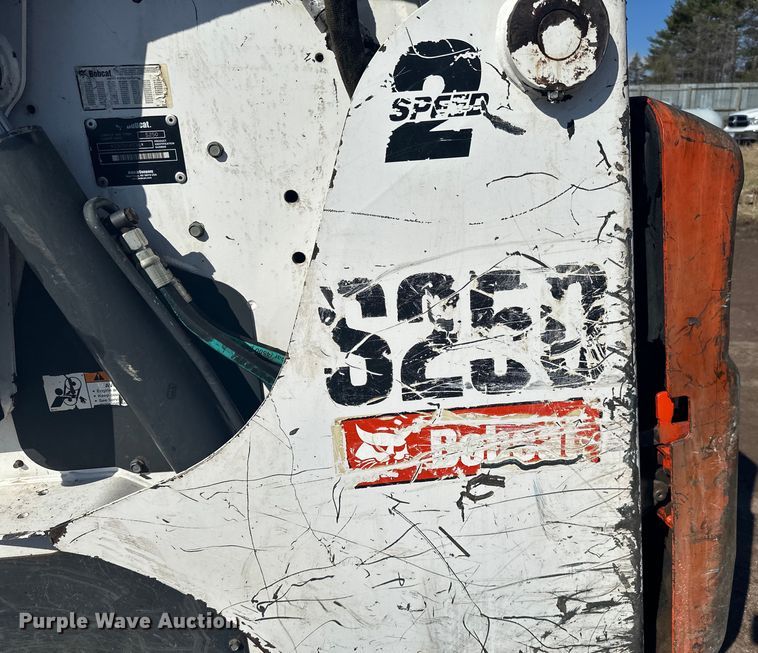 image for item DQ0743 2006 Bobcat S250 skid steer loader
