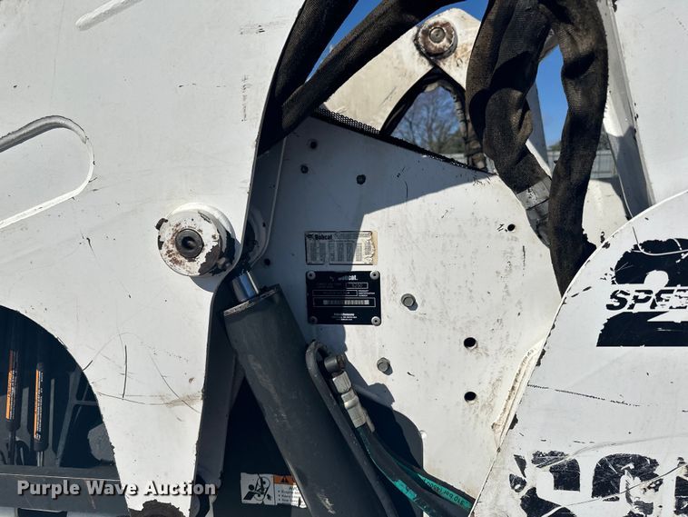 image for item DQ0743 2006 Bobcat S250 skid steer loader