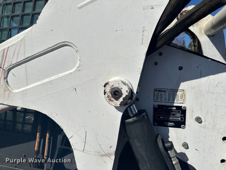 image for item DQ0743 2006 Bobcat S250 skid steer loader