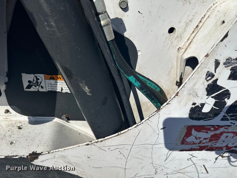 image for item DQ0743 2006 Bobcat S250 skid steer loader