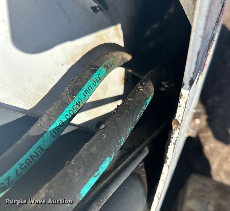 image for item DQ0743 2006 Bobcat S250 skid steer loader