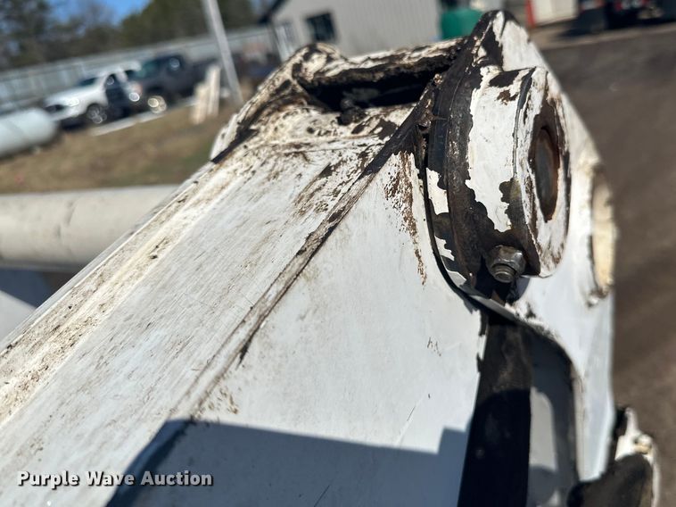 image for item DQ0743 2006 Bobcat S250 skid steer loader