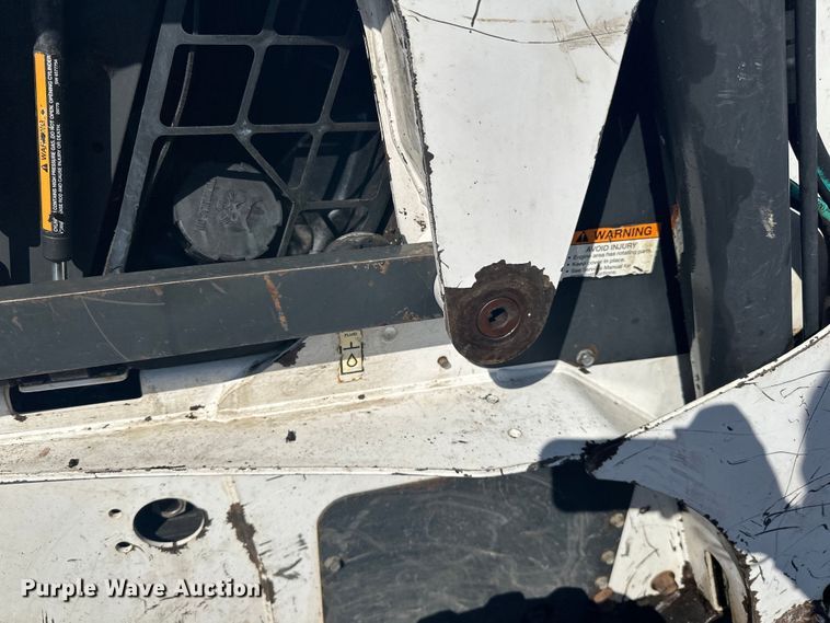 image for item DQ0743 2006 Bobcat S250 skid steer loader