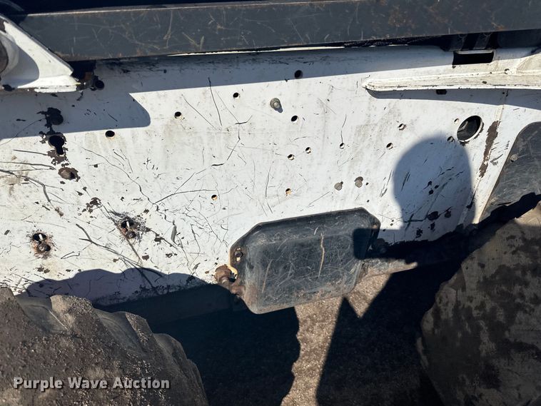 image for item DQ0743 2006 Bobcat S250 skid steer loader