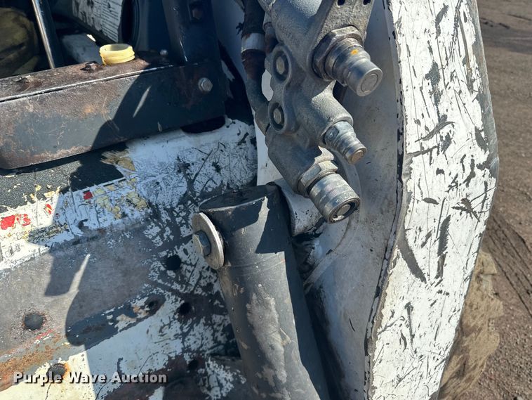 image for item DQ0743 2006 Bobcat S250 skid steer loader