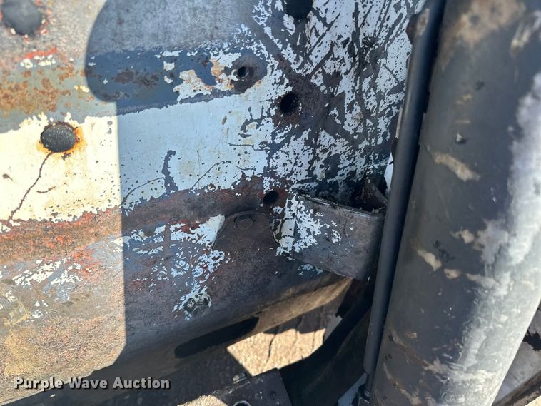 image for item DQ0743 2006 Bobcat S250 skid steer loader