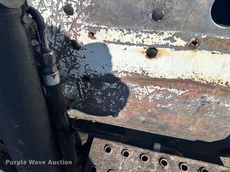 image for item DQ0743 2006 Bobcat S250 skid steer loader