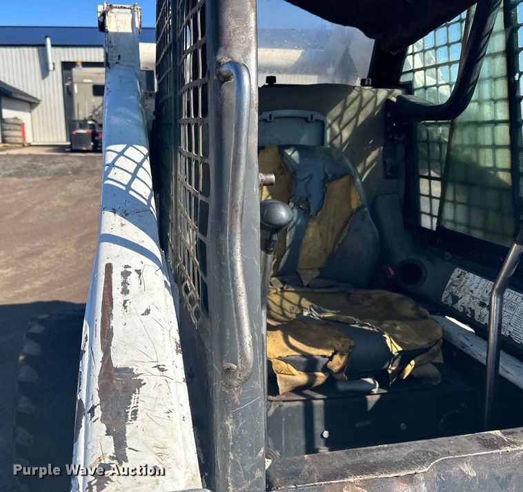 image for item DQ0743 2006 Bobcat S250 skid steer loader