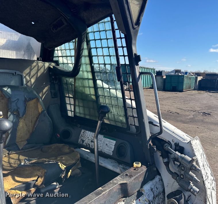 image for item DQ0743 2006 Bobcat S250 skid steer loader