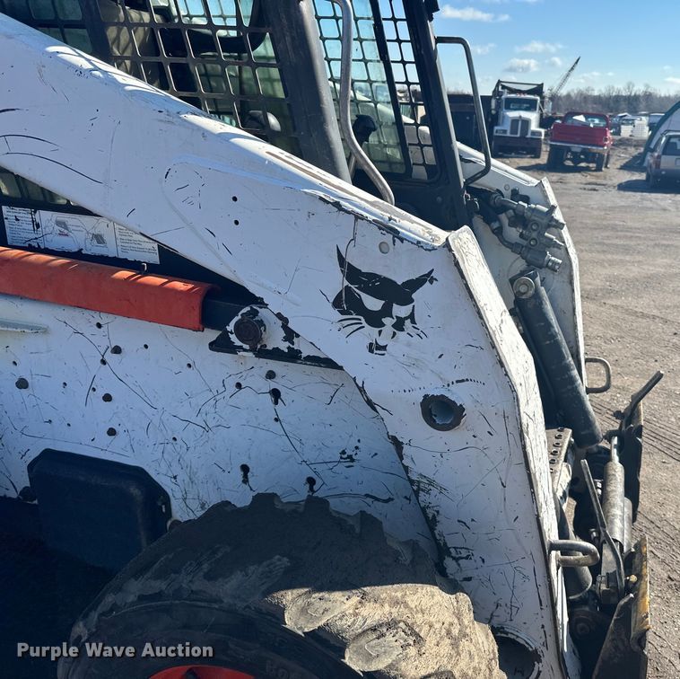 image for item DQ0743 2006 Bobcat S250 skid steer loader