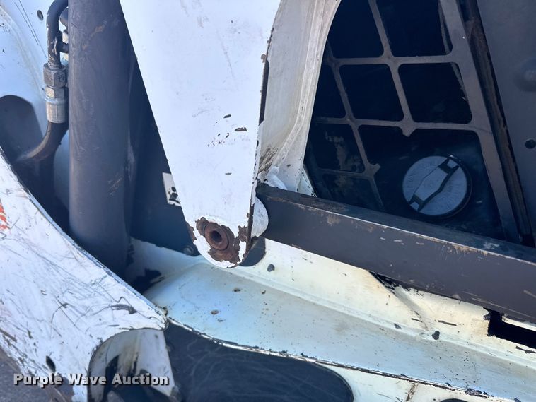 image for item DQ0743 2006 Bobcat S250 skid steer loader