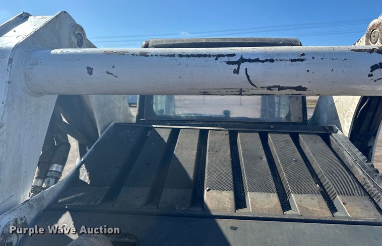 image for item DQ0743 2006 Bobcat S250 skid steer loader