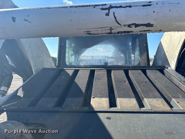 image for item DQ0743 2006 Bobcat S250 skid steer loader