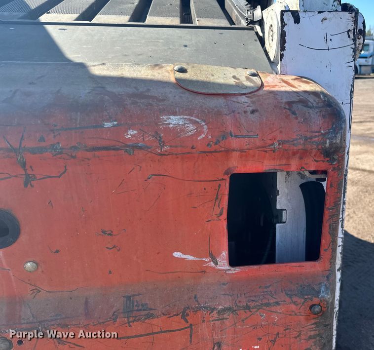 image for item DQ0743 2006 Bobcat S250 skid steer loader