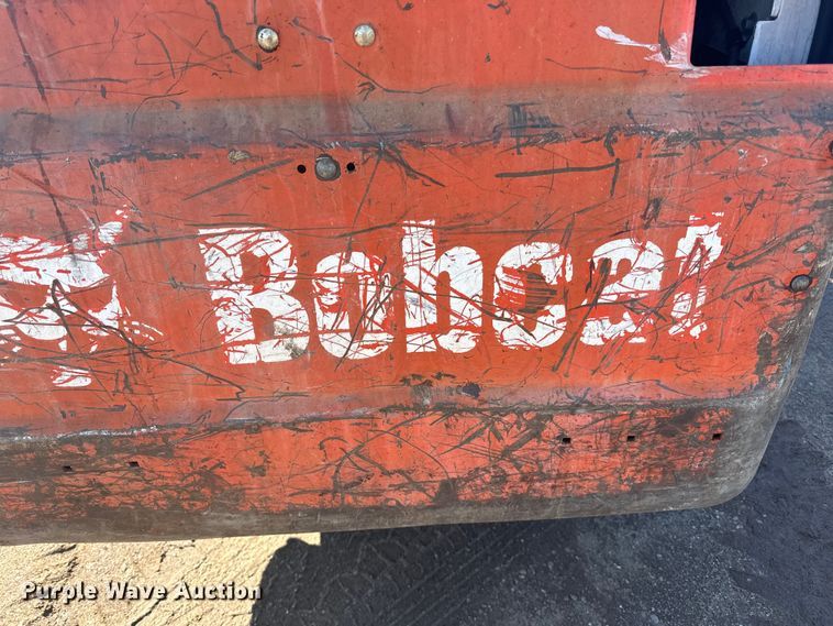 image for item DQ0743 2006 Bobcat S250 skid steer loader