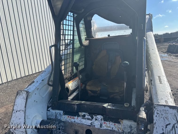 image for item DQ0743 2006 Bobcat S250 skid steer loader