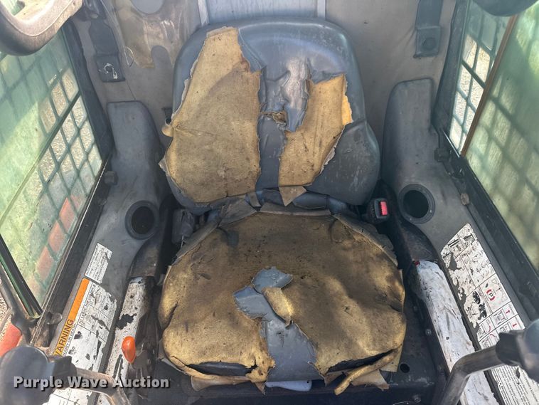 image for item DQ0743 2006 Bobcat S250 skid steer loader