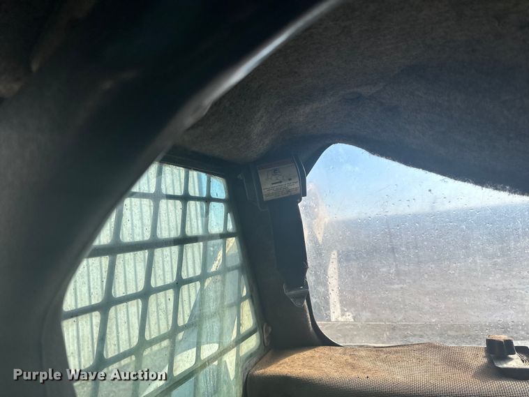 image for item DQ0743 2006 Bobcat S250 skid steer loader