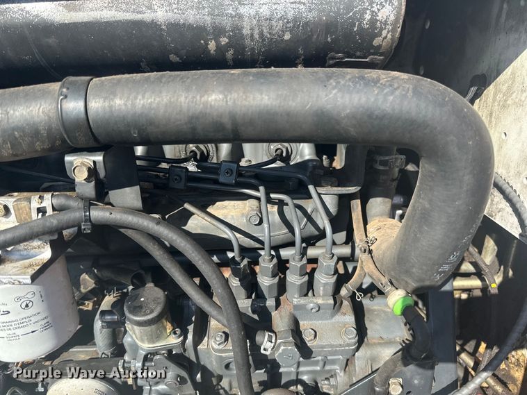 image for item DQ0743 2006 Bobcat S250 skid steer loader