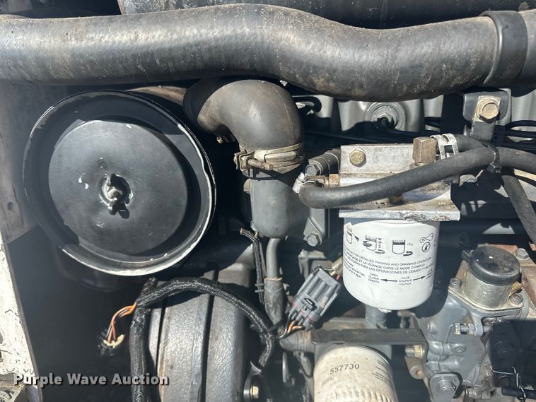 image for item DQ0743 2006 Bobcat S250 skid steer loader