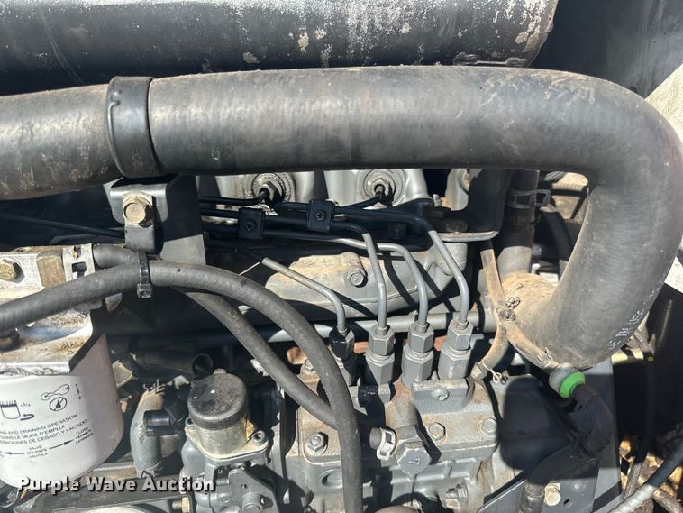 image for item DQ0743 2006 Bobcat S250 skid steer loader