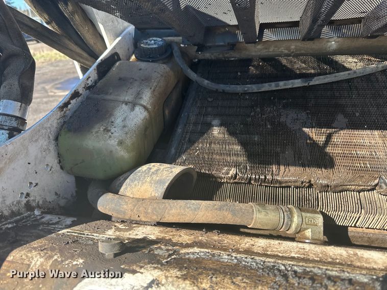 image for item DQ0743 2006 Bobcat S250 skid steer loader