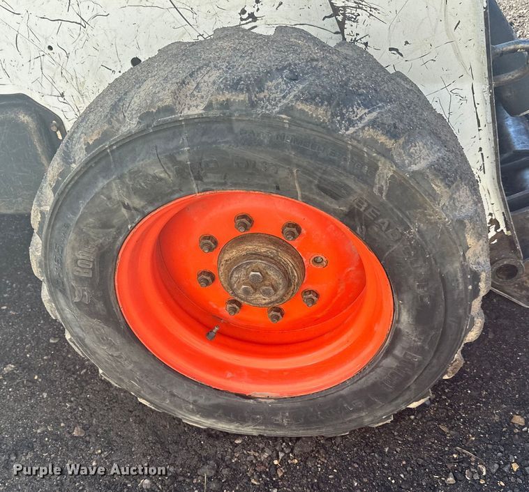 image for item DQ0743 2006 Bobcat S250 skid steer loader