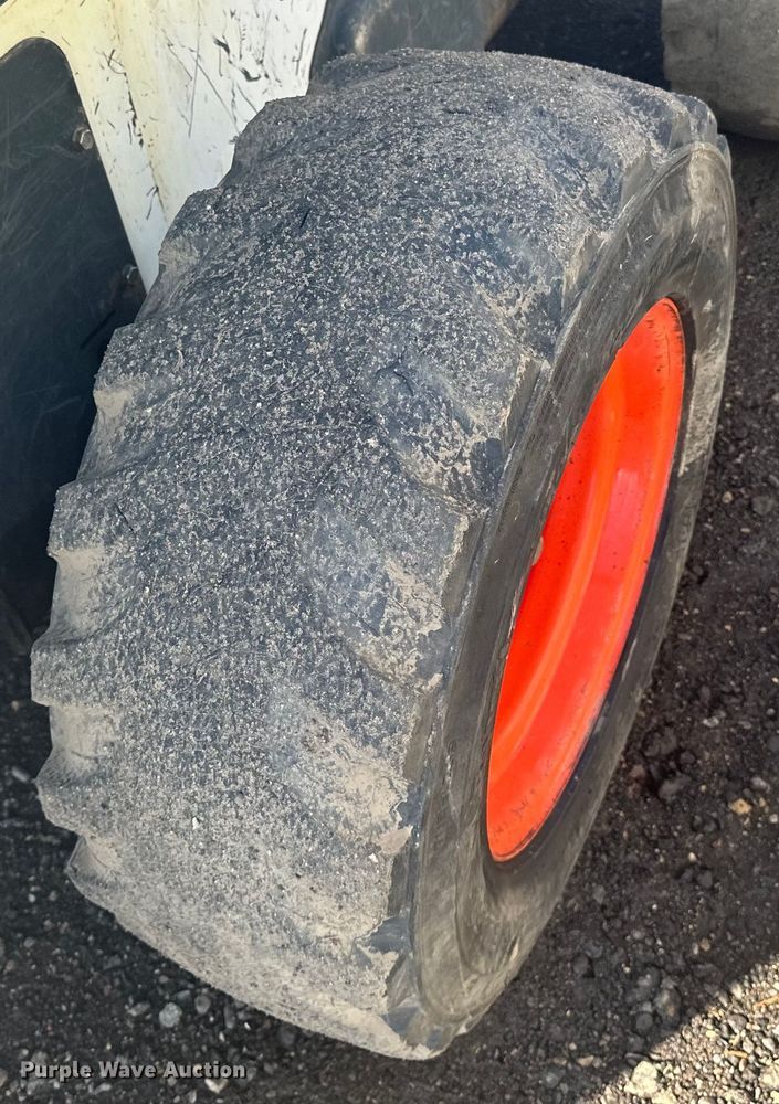 image for item DQ0743 2006 Bobcat S250 skid steer loader