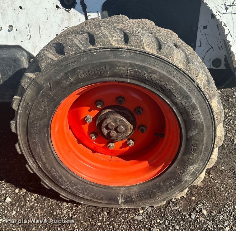 image for item DQ0743 2006 Bobcat S250 skid steer loader