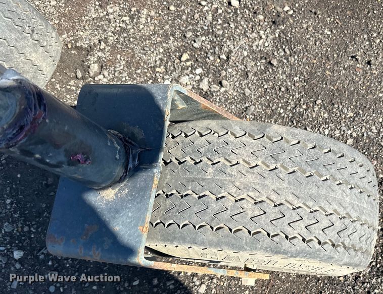 image for item DQ0744 Bobcat  Grader skid steer grader