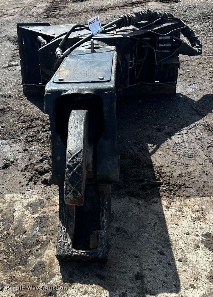 image for item DQ0746 Labounty MSD 7R skid steer shear