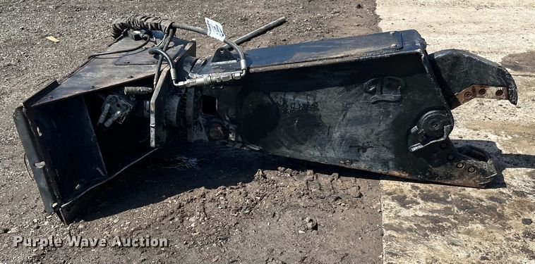 image for item DQ0746 Labounty MSD 7R skid steer shear