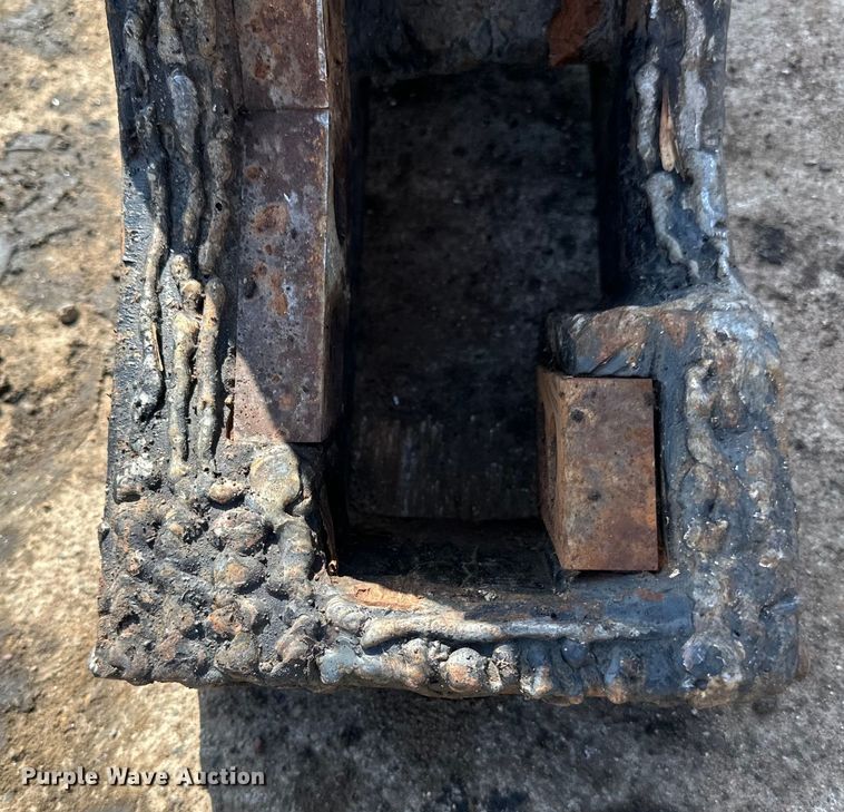 image for item DQ0746 Labounty MSD 7R skid steer shear