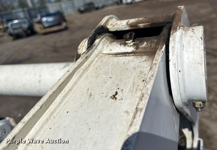 image for item DQ0747 2005 Bobcat  S250 skid steer loader