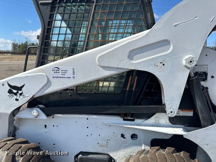 image for item DQ0747 2005 Bobcat  S250 skid steer loader