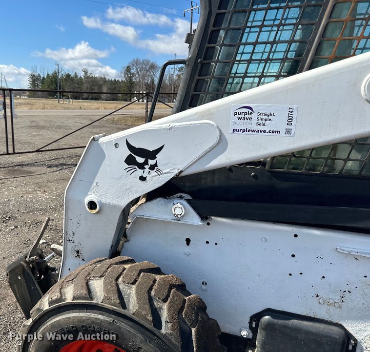 image for item DQ0747 2005 Bobcat  S250 skid steer loader