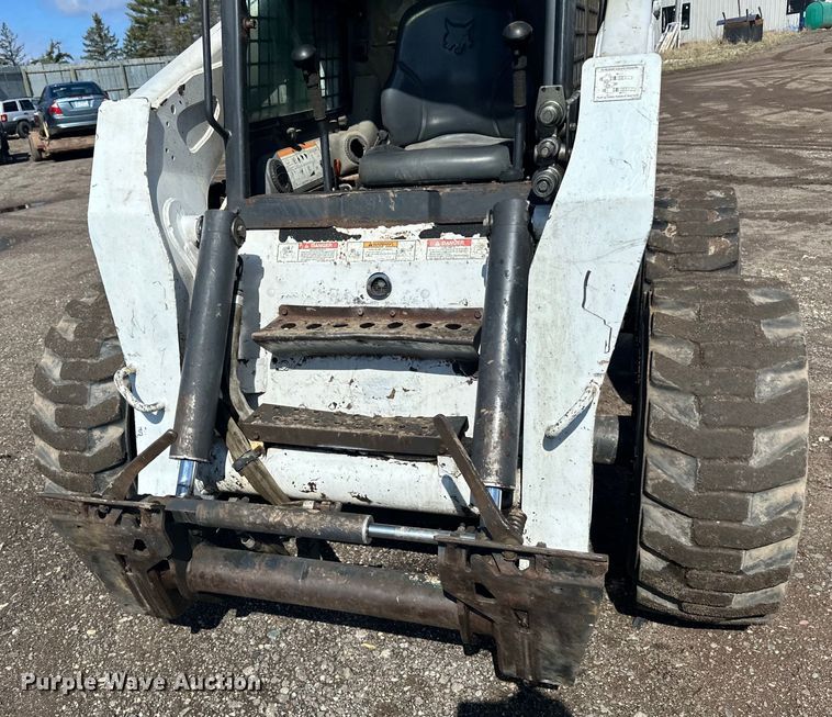 image for item DQ0747 2005 Bobcat  S250 skid steer loader